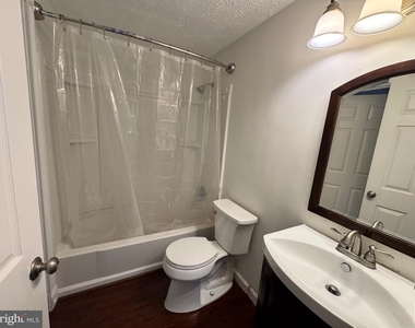 8562 Koluder Court - Photo Thumbnail 13