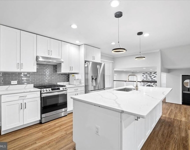 9303 Macswain Place - Photo Thumbnail 5