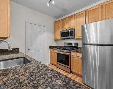 9486 Virginia Center Boulevard - Photo Thumbnail 4