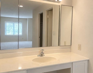 8360 Greensboro Drive - Photo Thumbnail 10
