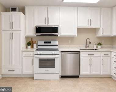 8360 Greensboro Drive - Photo Thumbnail 7