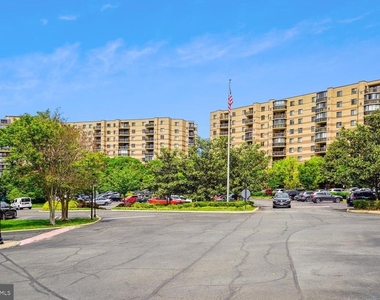8360 Greensboro Drive - Photo Thumbnail 18