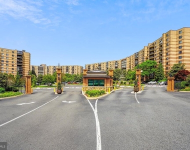 8360 Greensboro Drive - Photo Thumbnail 17