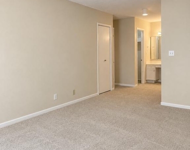 8360 Greensboro Drive - Photo Thumbnail 9