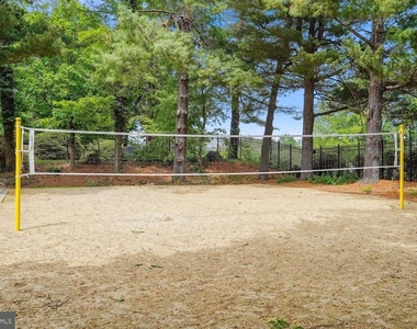 8360 Greensboro Drive - Photo Thumbnail 25