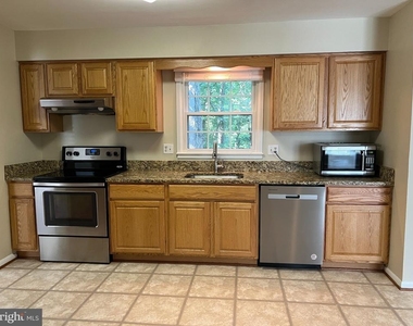 724 Upham Place Nw - Photo Thumbnail 15