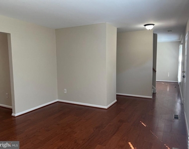 724 Upham Place Nw - Photo Thumbnail 8