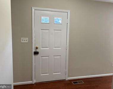 724 Upham Place Nw - Photo Thumbnail 5