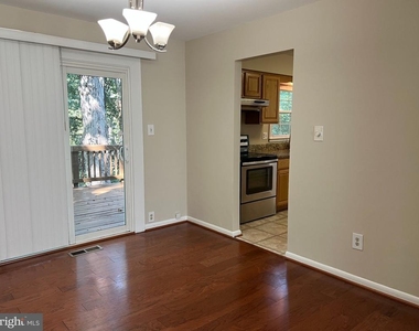 724 Upham Place Nw - Photo Thumbnail 13
