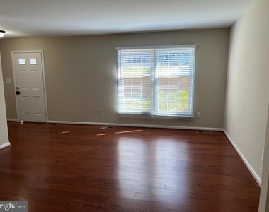 724 Upham Place Nw - Photo Thumbnail 7
