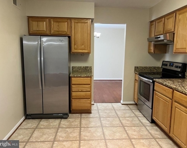 724 Upham Place Nw - Photo Thumbnail 17
