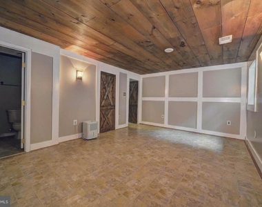 7794 Euclid Way - Photo Thumbnail 16