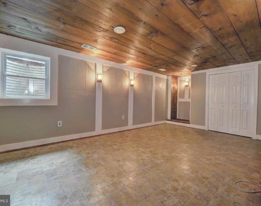 7794 Euclid Way - Photo Thumbnail 15