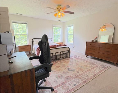 247 Richmond Park Drive - Photo Thumbnail 18