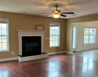 91 Marquis Drive - Photo Thumbnail 3