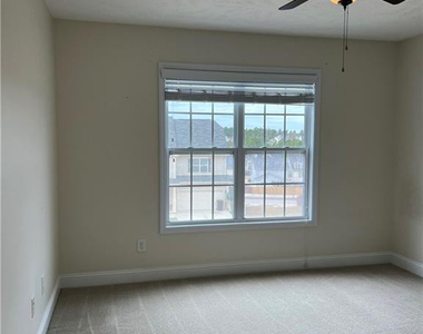 91 Marquis Drive - Photo Thumbnail 10