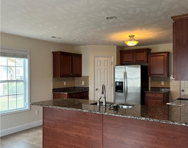 91 Marquis Drive - Photo Thumbnail 6