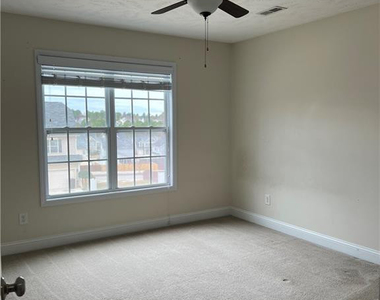 91 Marquis Drive - Photo Thumbnail 9