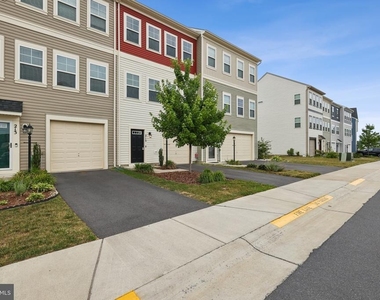 215 Starry Way Drive - Photo Thumbnail 8