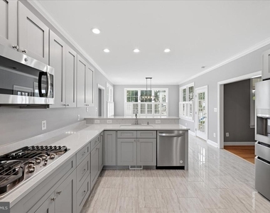 104 Bramble Court - Photo Thumbnail 17