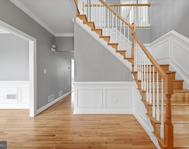 104 Bramble Court - Photo Thumbnail 7