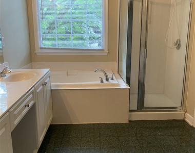 3310 Middlebrook Court - Photo Thumbnail 12