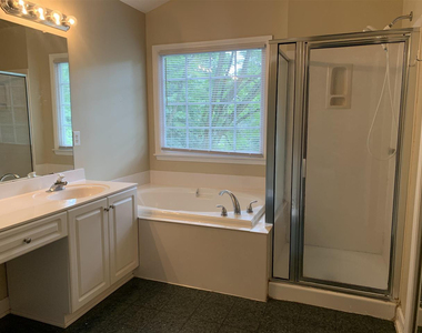 3310 Middlebrook Court - Photo Thumbnail 11