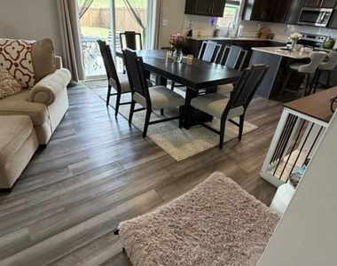 3509 Arctic Brook Street - Photo Thumbnail 4
