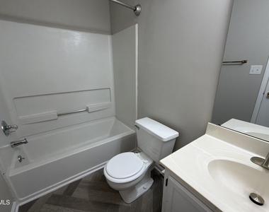 6221 Tributary Drive - Photo Thumbnail 9