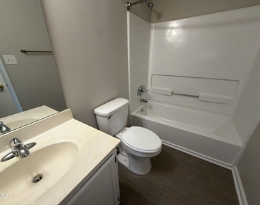 6221 Tributary Drive - Photo Thumbnail 10