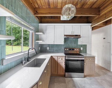 2118 Timberlake Drive - Photo Thumbnail 8