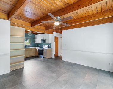 2118 Timberlake Drive - Photo Thumbnail 10