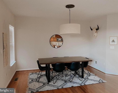 1104 Hoke Lane - Photo Thumbnail 8