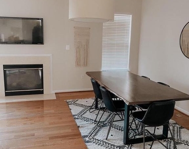 1104 Hoke Lane - Photo Thumbnail 7