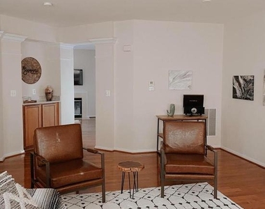 1104 Hoke Lane - Photo Thumbnail 5