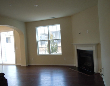 10118 Knotty Pine Lane - Photo Thumbnail 8