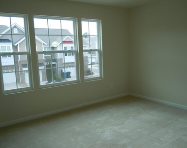 10118 Knotty Pine Lane - Photo Thumbnail 20