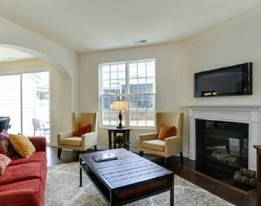 10118 Knotty Pine Lane - Photo Thumbnail 5