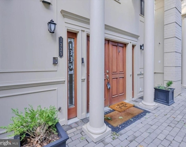 1335 N 14th Street N - Photo Thumbnail 8