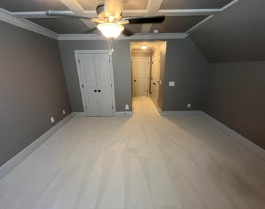 8012 Lloyd Allyns Way - Photo Thumbnail 17