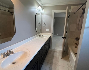 8012 Lloyd Allyns Way - Photo Thumbnail 19