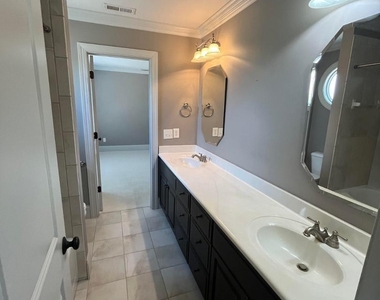 8012 Lloyd Allyns Way - Photo Thumbnail 16