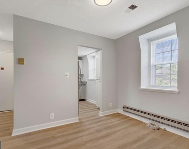 3008 S Abingdon Street - Photo Thumbnail 9