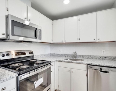 3008 S Abingdon Street - Photo Thumbnail 6