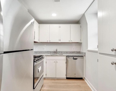 3008 S Abingdon Street - Photo Thumbnail 8