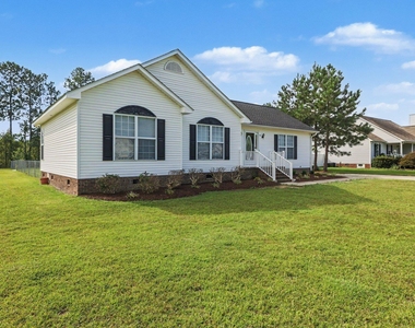 148 Clearwater Drive - Photo Thumbnail 3