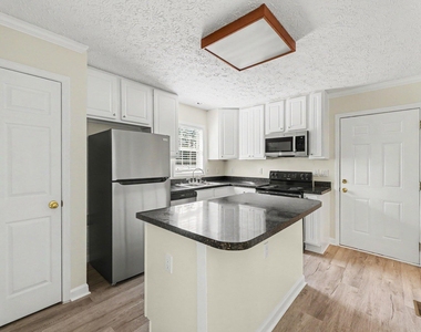 148 Clearwater Drive - Photo Thumbnail 11