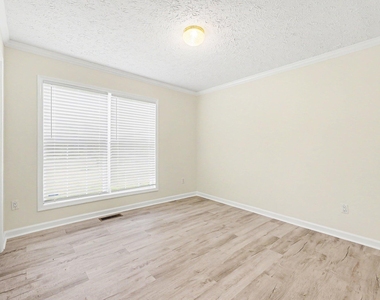 148 Clearwater Drive - Photo Thumbnail 23