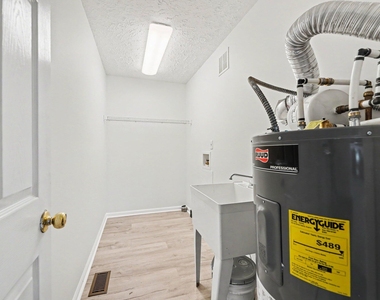 148 Clearwater Drive - Photo Thumbnail 13