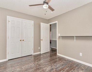4408 Valley Cove Court - Photo Thumbnail 20
